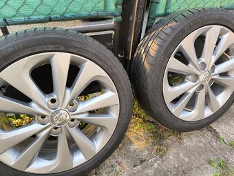 ALU kola Toyota Corolla 5x114,3 R17, Originál,pneu 7mm - 5