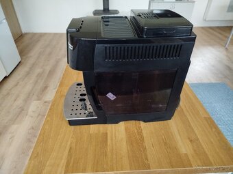 Prodám DeLonghi Magnifica - 5