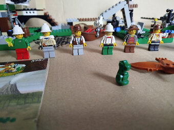 Lego 5987 Dino Research Compound - 5