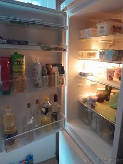 Lednice s mrazákem zn.LIEBHERR - 5