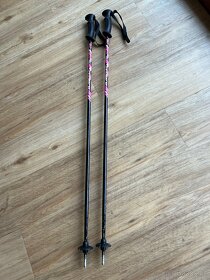 Téměř nové lyžařské hůlky - vel. 105 cm - 5