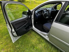 Ford Fiesta 1.4 Benzin 59/KW Rok v.:2008/9 Klimatizace - 5