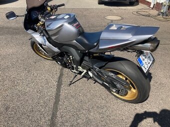 Honda CBR 1000 RR Fireblade 998 ccm 131 kW - 5