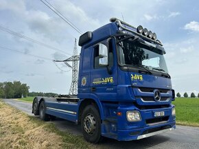 Mercedes-Benz Actros 2551 L 6x2 s hákovým nosičem HIAB - 5