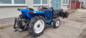 Traktor ISEKI TA275 4x4 + příslušenství - 5