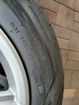 Prodám pneu 215 65r17 - 5