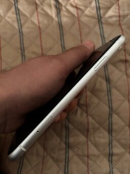 iPhone Xr baterie 100% - 5