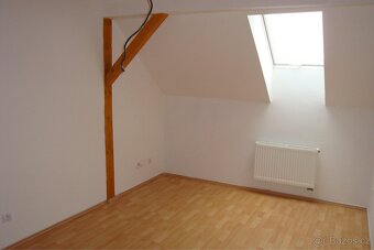 Pronájem 3kk podkroví, Chomutovská 458, Kášterec - 5