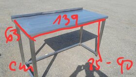 Nerezový stůl se zadním lemem 139x63x85-90 cm - 5