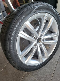 Prodam novou pneu 235/45 r18 Nokian - 5
