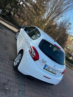 Peugeot 208 - 5