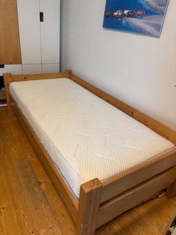 Dřevěná postel - 5