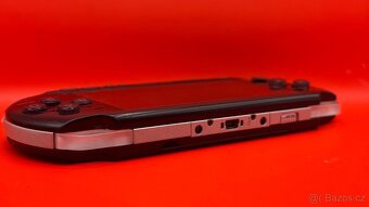 Sony PSP 3004 Black + 2 hry - 5