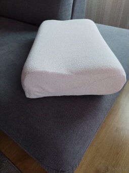 Anatomický polštář včetně potahu - 5