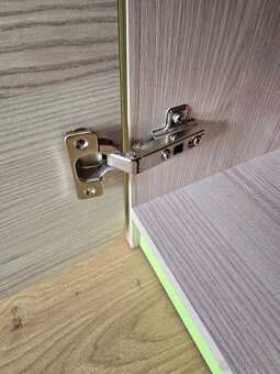 Dětská skříň + stůl - 5