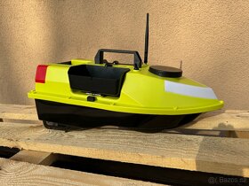 Nová zakrmovací loď s GPS, silná baterie + český návod - 5