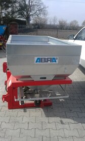 Rozmetadlo průmyslových hnojiv 600l - 5