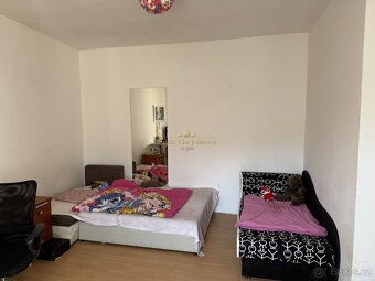 Prodej rodinného domu s pozemkem 521 m2, ulice Klášterská, M - 5
