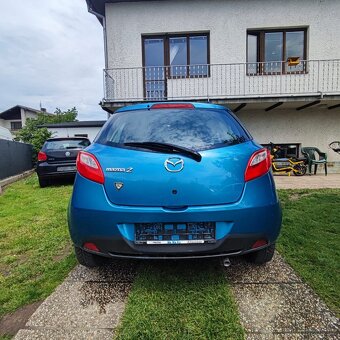 Mazda 2 1.3 benzín 55kw rok 2011 - 5