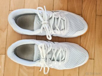 Sálové boty Asics Upcourt, vel. EUR 37 - 5