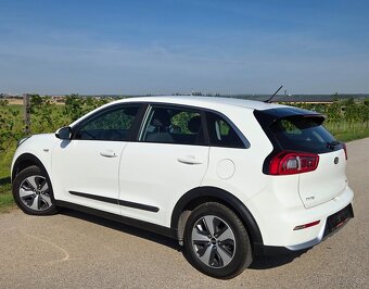 Kia Niro 1.6 GDi 77/KW105 koní Hybrid - Benzín R.V.09/2016 - 5