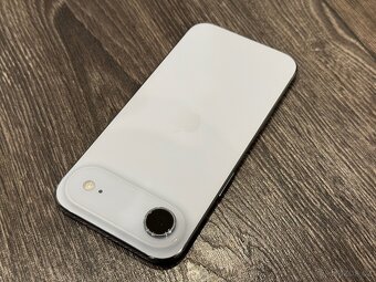 Apple iPhone Air 256GB v barvě Sky Blue - 5