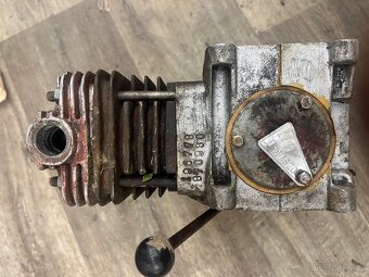 Kompresor UŘ-ll - 5