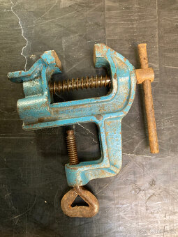 Svěrák stolní malý 400 kč - 5