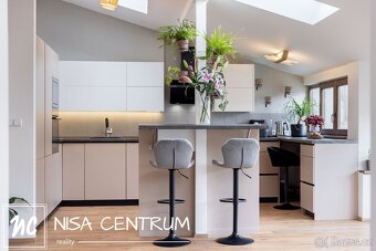 Prodej atypického podkrovního bytu 260 m² v Praze - Vinohrad - 5