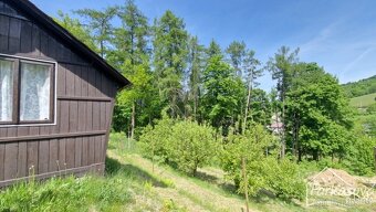 Chata s pozemkem v zahrádkářské kolonii v Albrechticích. - 5