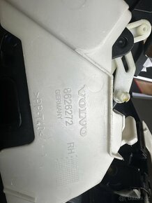 Zámek Volvo V70 - 5