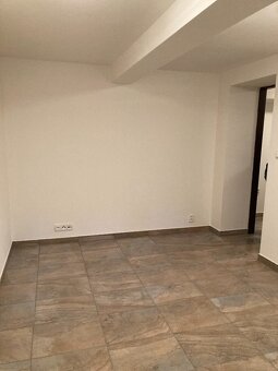 Pronájem ateliéru k bydlení 1+1, 25 m2 - 5