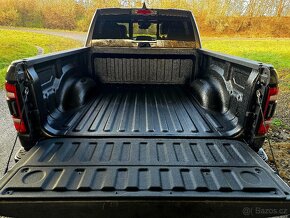 Ram 1500 5,7 HEMI, r. 2021,ODPOČET DPH, EL. PRAHY, PANORAMA - 5