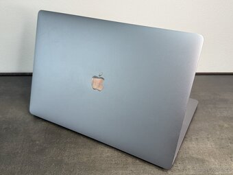 MacBook Pro 16'' 2019 / i7 / 16GB / 512GB SSD - DPH - 5