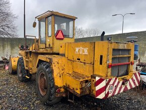 Nakladač UNK 320 - 5