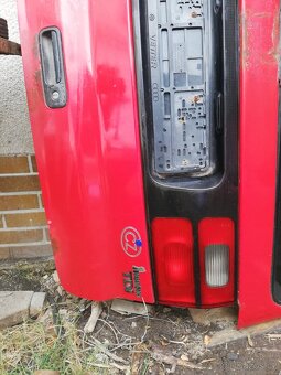 VW Sharan před facelift, zadní dveře červené - 5