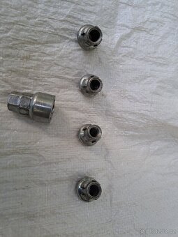 Náhradní díly - 5