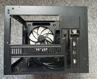 case Cooler Master Elite 110 Mini-ITX, zdroj a USB-C bracket - 5