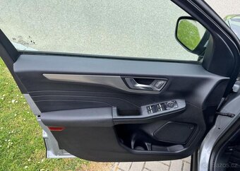 Ford Kuga 1.5 EcoBoost Titanium benzín manuál 110 kw - 5