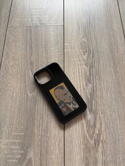 Obal iPhone 14 pro max s e-ink displejem - 5