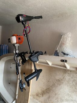 Pramice a dva motory - 5