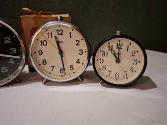 4x budík Prim 1x Splendex + 2x krabička - 5