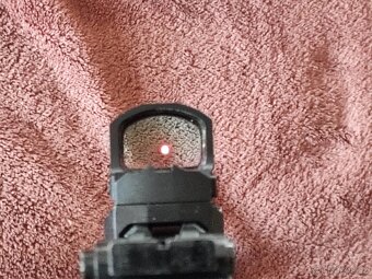 Airsoftový AK 47 CYMA (CM.028U) + vector optics frenzy S - 5