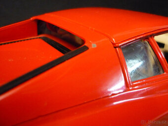 Ferrari Testarossa 1984 červené Bburago 1/18 - 5
