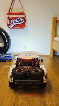 Traxxas UDR 1:8 REZERVOVÁNO DO 29.11. - 5
