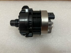 VODNÍ ČERPADLO MERCEDES V/GLE/GLS/C - 5