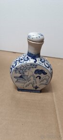Malá porcelánová lahvička se zátkou – modrobílý dekor - 5
