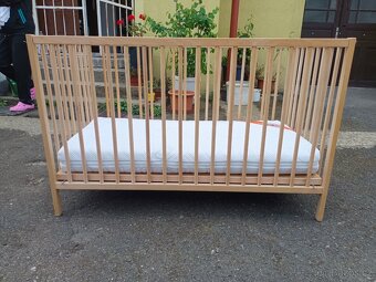 Dětská postýlka včetně příslušenství. - 5