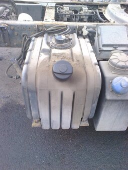 Iveco EuroCargo – nádrž – plast – ORIGINAL - 995,-Kč - 5