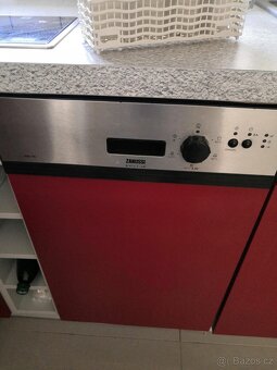 Myčka vestavná 45 cm Zanussi - 5